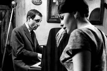  Dans le film de François Truffaut, &quot;Tirez sur le pianiste&quot;, avec Michèle Mercier, en 1960. 