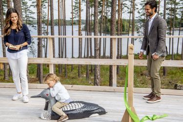 Le prince Alexander de Suède avec ses parents dans le Södermanland, le 23 août 2018