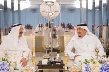 L&#039;émir du Koweït, le cheikh Sabah al-Ahmad al-Sabah, avec le roi Salmane d&#039;Arabie saoudite à Djeddah, le 1er juin 2019