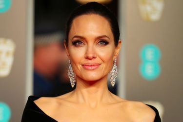 2) Angelina Jolie – 28 millions de dollars
