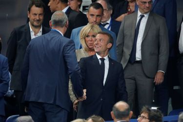 Emmanuel et Brigitte Macron au Stade de France dimanche. 