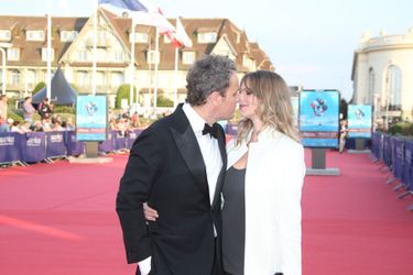 Jason Clarke et son épouse lors de l&#039;ouverture du 44e Festival de Deauville.