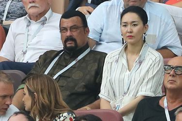 Steven Seagal et sa femme Erdenetuya Seagal 