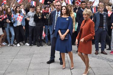 La princesse Mary et la première dame Brigitte Macron visitent le lycée Rysensteen.