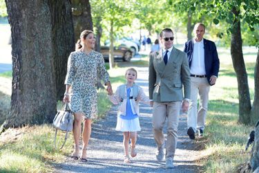 La princesse Estelle de Suède, avec ses parents la princesse Victoria et le prince Daniel, à Stockholm le 21 août 2018