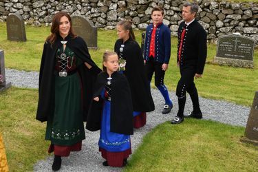 La princesse Mary et le prince Frederik de Danemark avec leurs enfants aux îles Féroé, le 26 août 2018