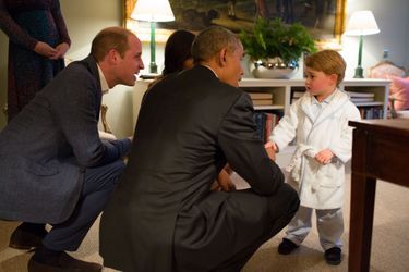 Le président Barack Obama fait la rencontre du prince George en avril 2016.