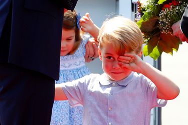 Le prince George en voyage officiel en Allemagne avec sa soeur Charlotte et ses parents en juillet 2017. 