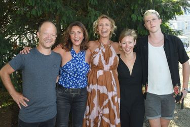 Mathieu Sapin (réalisateur), Valérie Karsenti, Alexandra Lamy, et Finnegan Oldfield au festival du Film Francophone d'Angoulême