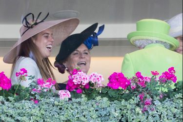 La princesse Beatrice d'York, Sarah Ferguson et la reine Elizabeth II au Royal Ascot, le 22 juin 2018