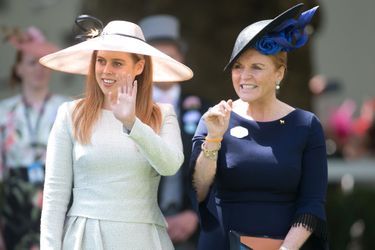 Sarah Ferguson avec sa fille aînée la princesse Beatrice d'York au Royal Ascot, le 22 juin 2018