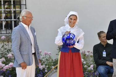 La princesse Victoria et le roi Carl XVI Gustaf de Suède au château de Solliden, le 5 juillet 2018
