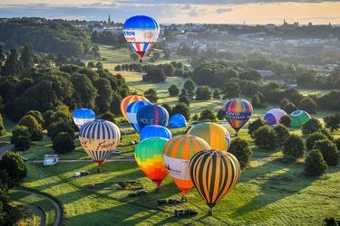 Le Bristol International Balloon Festival a dû s'adapter au coronavirus : un vol surprise a eu lieu dans le ciel britannique lundi 3 août. 