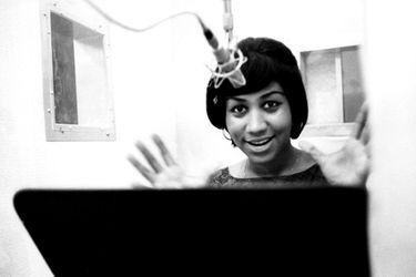 Aretha Franklin en studio, en 1967.