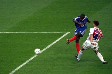 Lilian Thuram inscrit son second but pour la France face à la Croatie en demi-finale de la Coupe du monde, le 8 juillet 1998