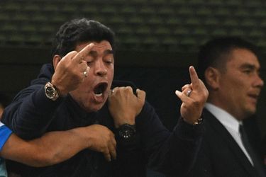 Diego Maradona dans les tribunes du match Argentine/Nigeria mardi