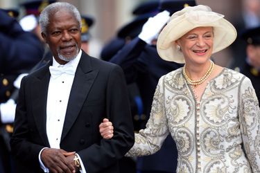 Avec son épouse Nane Annan en 2013 au couronnement de Willem-Alexander des Pays-Bas