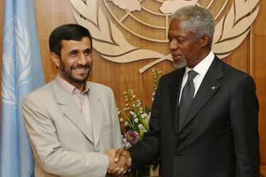 Avec Mahmoud Ahmadinejad en 2006