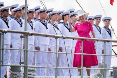 La Reine Margrethe II Du Danemark Dans Le Port De Haderslev Pour Ses Vacances D’été   ( 1