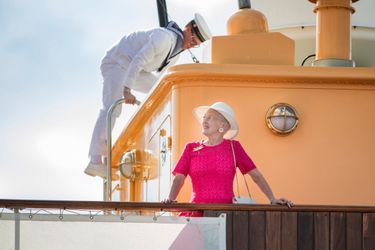 La Reine Margrethe II Du Danemark Dans Le Port De Haderslev Pour Ses Vacances D’été   ( 2
