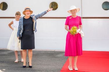La Reine Margrethe II Du Danemark Dans Le Port De Haderslev Pour Ses Vacances D’été   ( 7