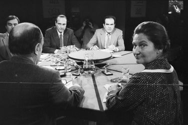Paris 18 mai 1979, Simone Veil participe à un débat sur RTL en présence de François Mitterrand, Jacques Chirac et George Marchais. 