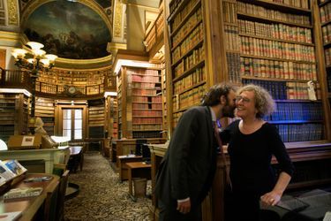 Avec Antoine Foucher, son directeur de cabinet, dans la bibliothèque du Palais-Bourbon.
