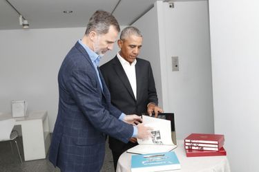 Le roi Felipe VI d'Espagne a offert un livre dédicacé à Barack Obama à Madrid, le 7 juillet 2018