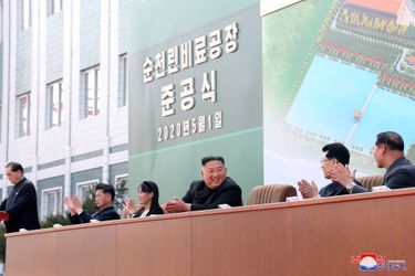 Kim Jong Un à Pyongan le 1er mai 2020, selon l'agence de presse gouvernementale de la Corée du Nord.
