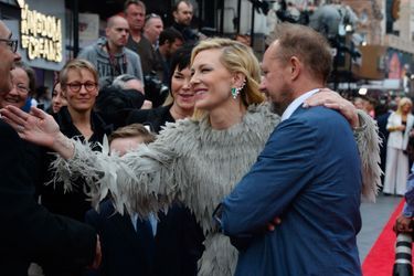 Cate Blanchett avec son mari Andrew Upton à la première de d'"Ocean's 8" à Londres le 13 juin 2018