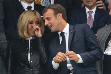 Emmanuel Macron et Brigitte Macron en tribune, samedi soir, pour la finale du top 14.