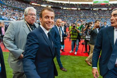 Emmanuel Macron sur le terrain pour la finale du Top 14, samedi.