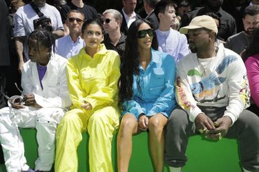 Travis Scott, Kylie Jenner, Kim Kardashian et Kanye West au défilé de mode Homme printemps-été 2019 Louis Vuitton, à Paris jeudi