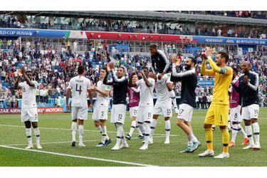 La Joie Des Bleus Après La Victoire Face À L&#039;Uruguay   ( 12