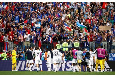 La Joie Des Bleus Après La Victoire Face À L&#039;Uruguay   ( 7