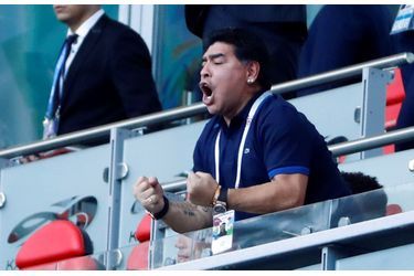 Les Larmes De Maradona, Après La Victoire De La France Contre L'Argentine En 8e De Finale De La Coupe Du Monde 2018   ( 7
