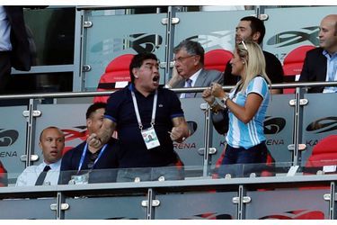 Les Larmes De Maradona, Après La Victoire De La France Contre L'Argentine En 8e De Finale De La Coupe Du Monde 2018   ( 8