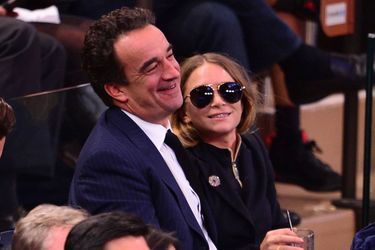 Mary-Kate Olsen et Olivier Sarkozy lors d'un match des Knicks au Madison Square Garden à New York en novembre 2014