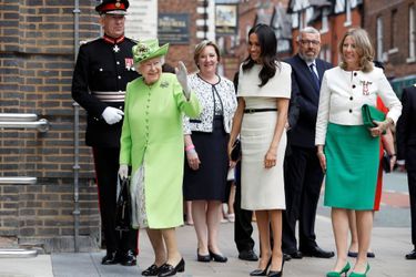Meghan Markle Et La Reine Elizabeth II En Viste Dans Le Nord De L&#039;Angleterre    ( 16