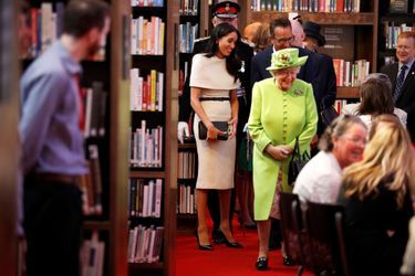 Meghan Markle Et La Reine Elizabeth II En Viste Dans Le Nord De L&#039;Angleterre    ( 17