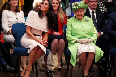Meghan Markle Et La Reine Elizabeth II En Viste Dans Le Nord De L&#039;Angleterre    ( 22