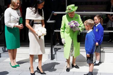 Meghan Markle Et La Reine Elizabeth II En Viste Dans Le Nord De L&#039;Angleterre    ( 26