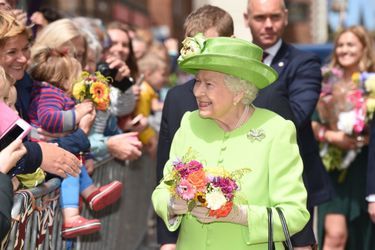Meghan Markle Et La Reine Elizabeth II En Viste Dans Le Nord De L&#039;Angleterre    ( 28