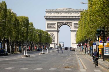 Les Champs-Élysées durant le confinement