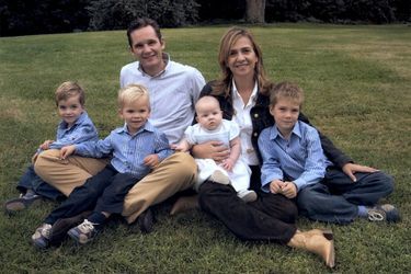 Inaki Urdangarin et la princesse Cristina d'Espagne avec leurs quatre enfants, en 2005