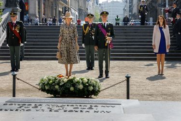 La reine Mathilde et le roi des Belges Philippe à Bruxelles, lors de la cérémonie du 8 mai 2020