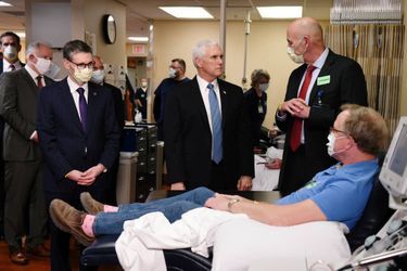 Le vice-président américain Mike Pence en visite à la Mayo Clinic, dans le Minnesota, le 28 avril 2020.
