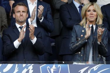 Emmanuel et Brigitte Macron mardi soir au Stade de France. 