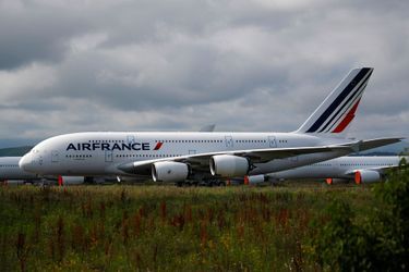 Le 19 juin, sur le site de l&#039;entreprise Tarmac Aerosave à Tarbes (Hautes-Pyrénées), un A380 d&#039;Air France cloué au sol par la pandémie de coronavirus. Depuis le début de la crise sanitaire, l&#039;activité de l&#039;entreprise a explosé, selon France 3 Occitanie<br />
.