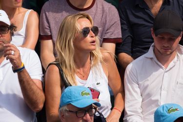 Estelle Lefébure dans les tribunes de Roland-Garros
